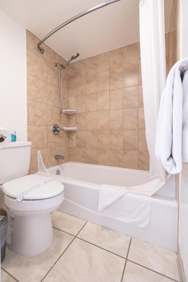 Waikiki Escapade Mountain Views Condo, Steps To Beach With Parking Perk 호놀룰루 외부 사진