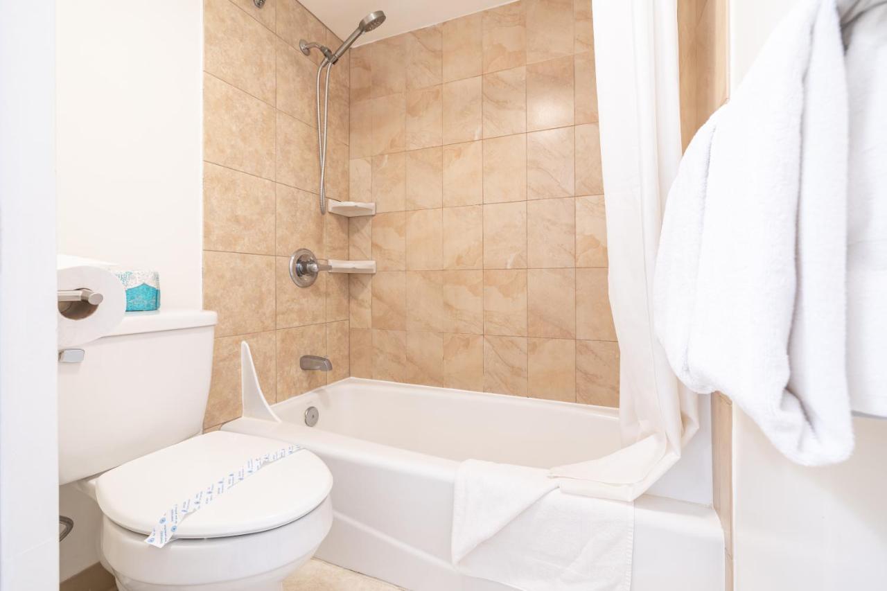 Waikiki Escapade Mountain Views Condo, Steps To Beach With Parking Perk 호놀룰루 외부 사진