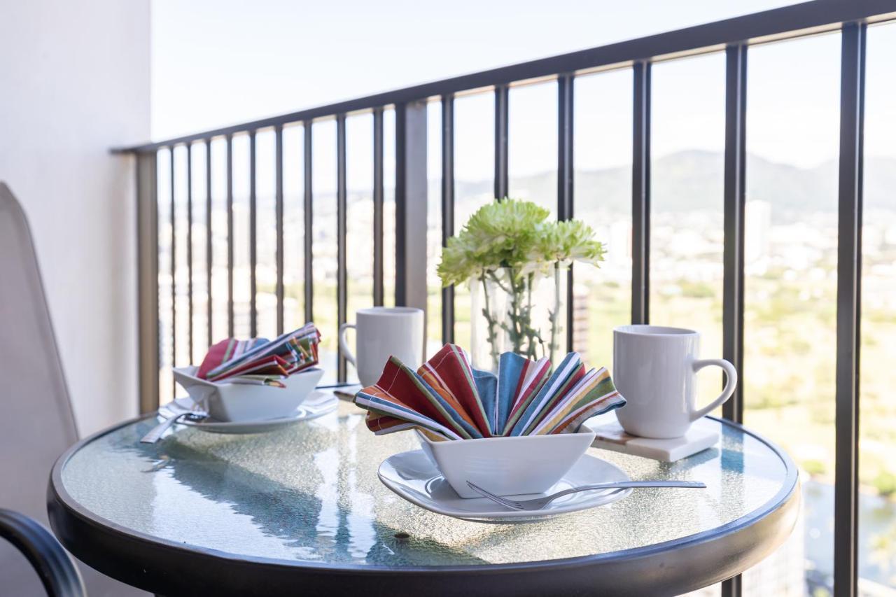 Waikiki Escapade Mountain Views Condo, Steps To Beach With Parking Perk 호놀룰루 외부 사진